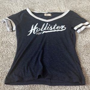 hollister dark blue t shirt medium